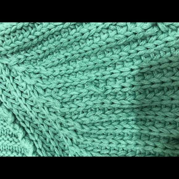 ❤️Knitted green / turtle neck, fluffy/bat wing sleeves❤️ - Picture 4 of 6